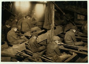 By Lewis W. Hine - This image is available from the United States Library of Congress's Prints and Photographs division under the digital ID nclc.05473.